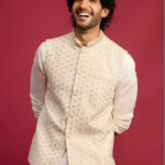 VASTRAMAY Floral Embroidered Woven Nehru Jacket